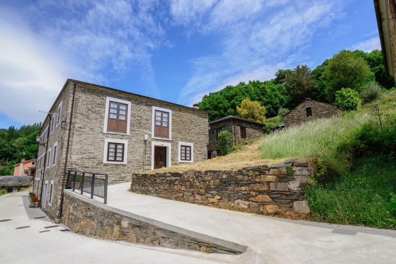 Gasthaus A Casoa Santa Eulalia de Oscos Exterior foto